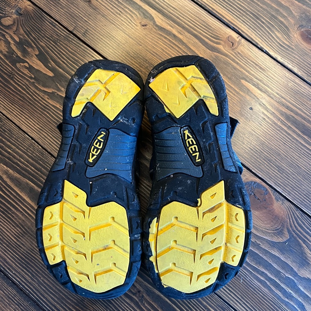 Keen water shoes - Picture 5 of 6